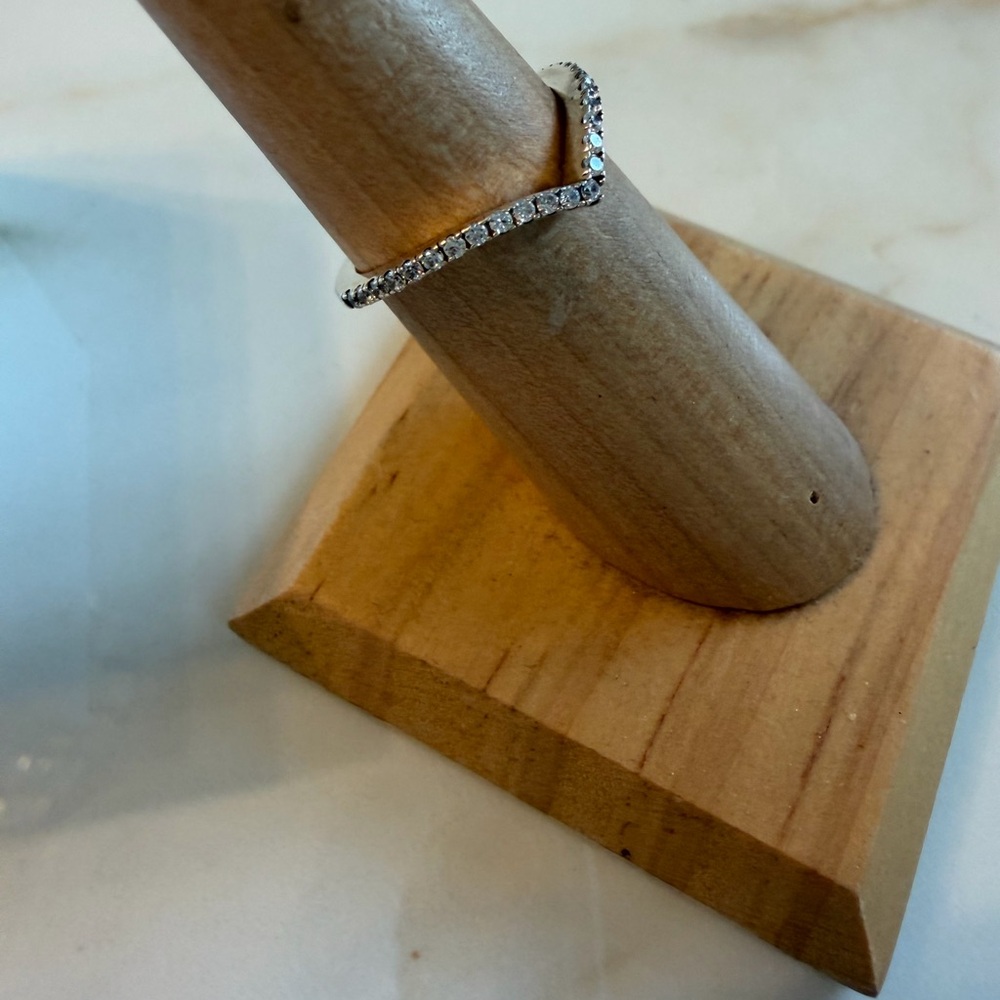 ❤️PANDORA Sparkling Wishbone Ring - Picture 4 of 6